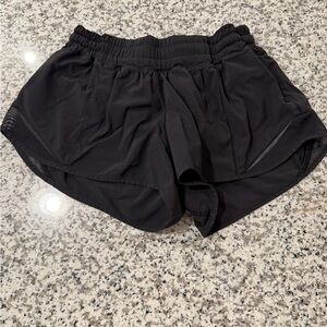 Lululemon Black Hotty Hot 2.5” Shorts